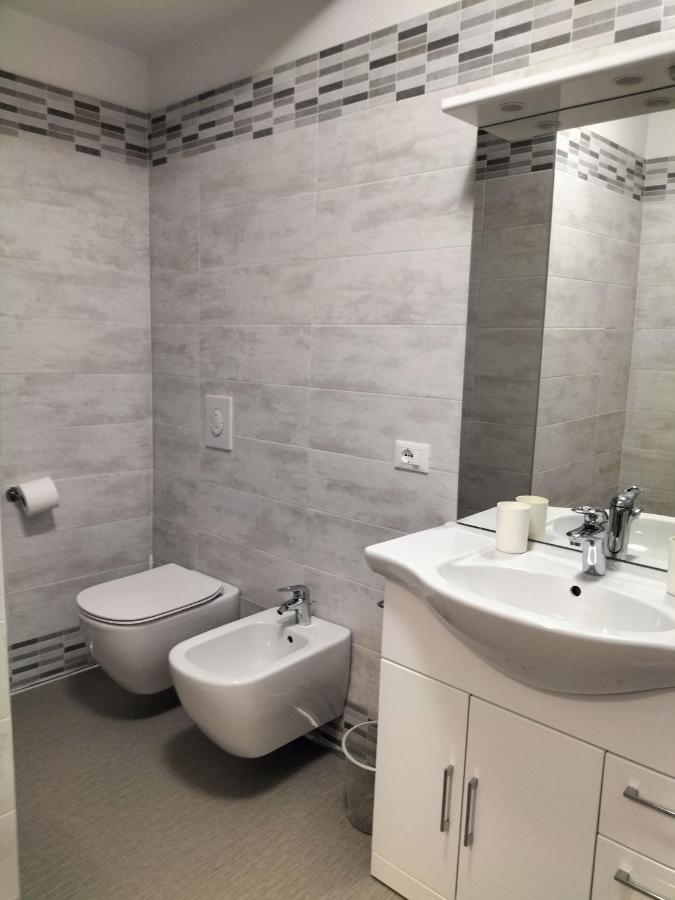 Attico Open Space - Piscina A 400 Mt Desenzano del Garda Ngoại thất bức ảnh